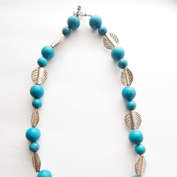 Vintage Chalk Turquoise & Leaf Beaded Necklace - Picture 3 of 7